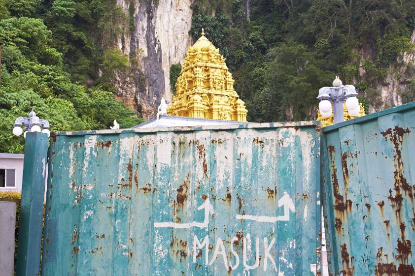 Вход в пещеры Вход в пещеры